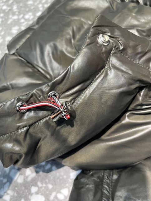 MONCLER BUTTONED LONG-SLEEVED JACKET - MC043