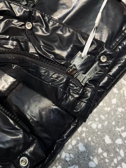 MONCLER CHIABLESE LONG PARKA JACKET IN BLACK - MC050