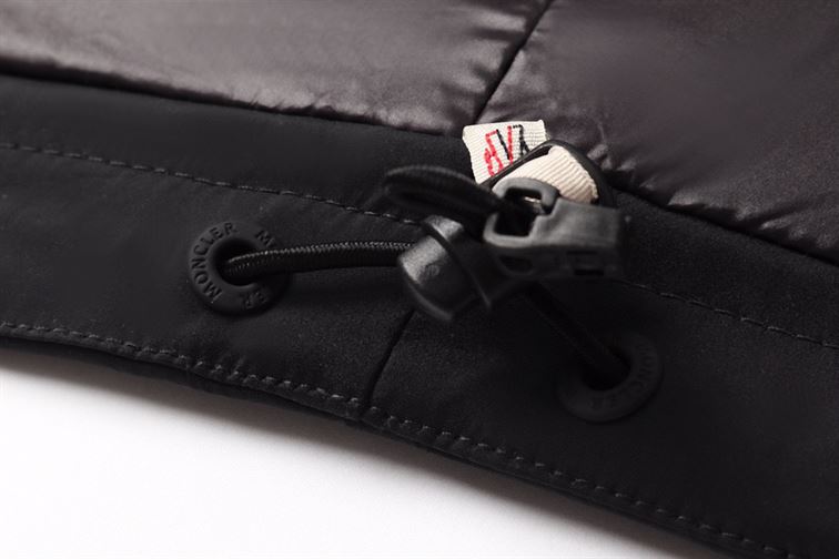 MONCLER COAT - MC105