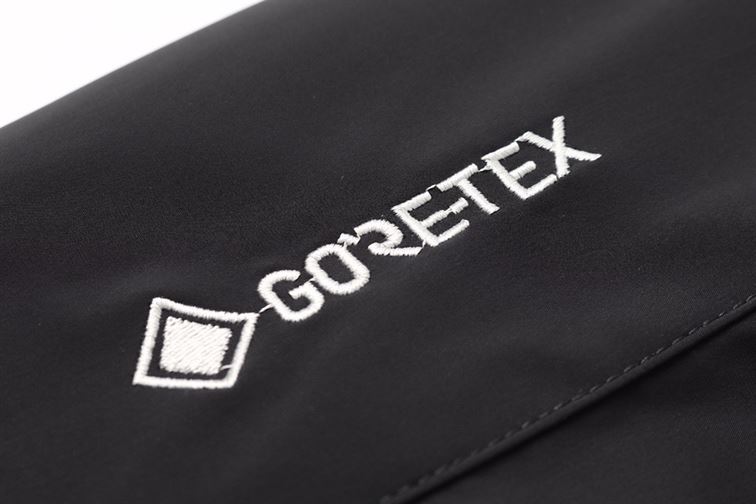 MONCLER COAT - MC105