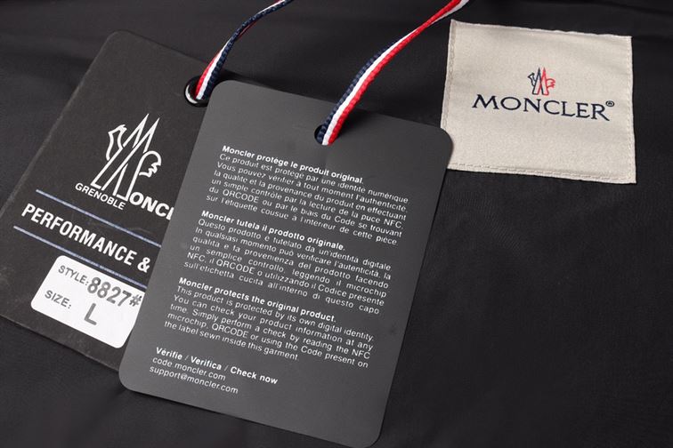 MONCLER COAT - MC109