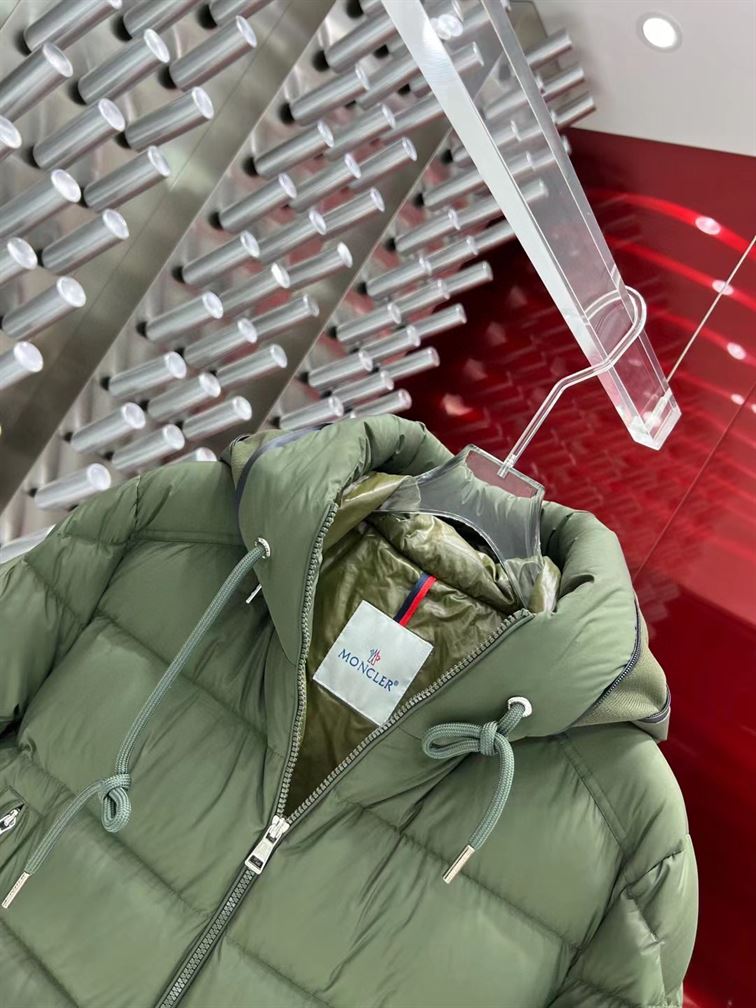 MONCLER COAT - MC130