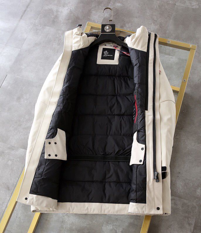 MONCLER COAT - MC135