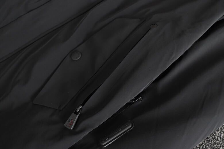 MONCLER COAT - MC138