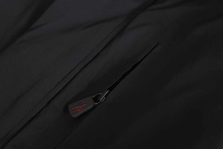 MONCLER COAT - MC138