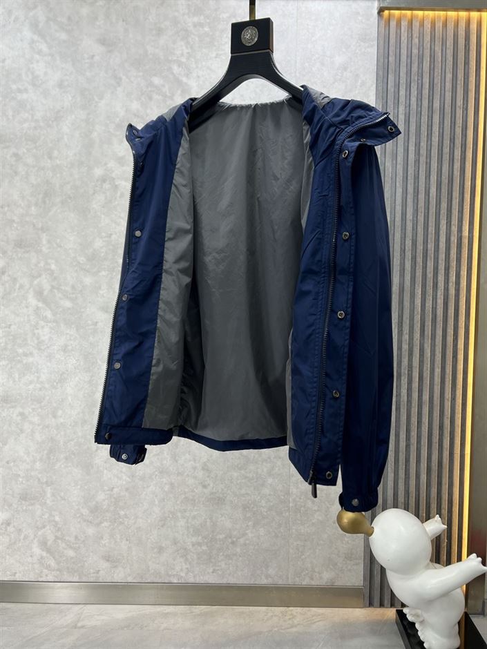 MONCLER GUIERS RAIN JACKET - MC100