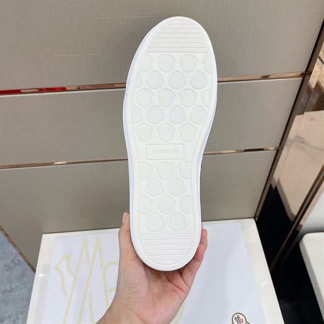 MONCLER LOW-TOP SNEAKERS - MCS011