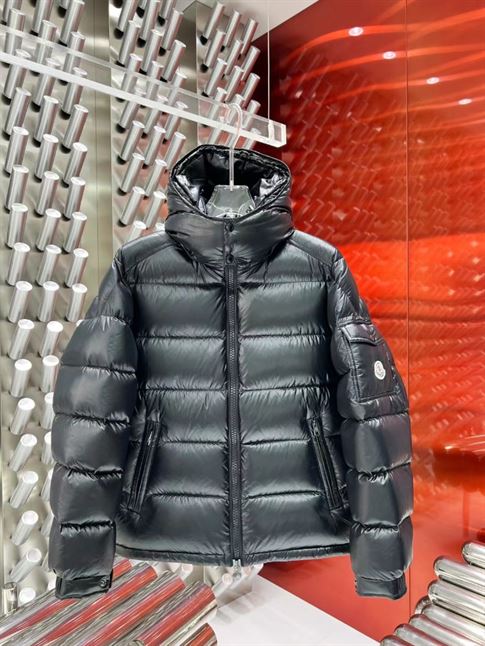 MONCLER PADDED DOWN JACKET - MC082