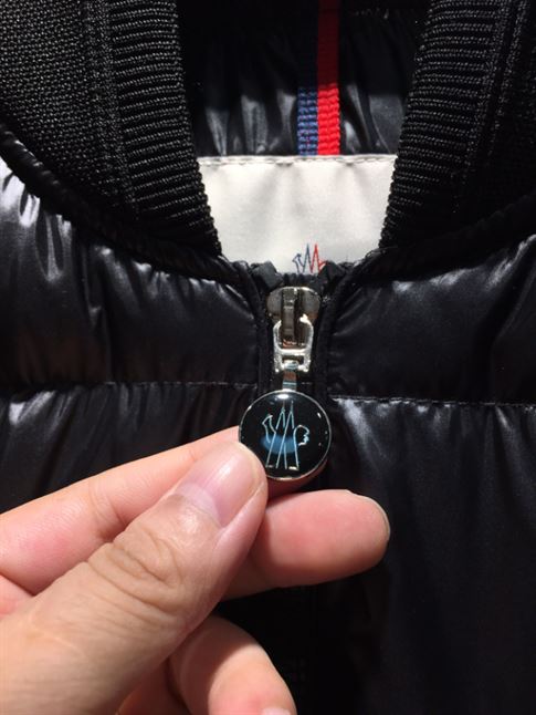 MONCLER PUFFER MERLAT BOMBER JACKET - MC033