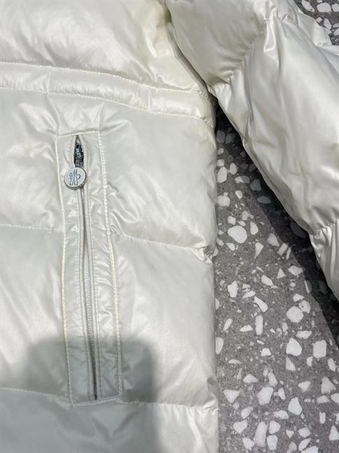 MONCLER WHITE CAVETTAZ DOWN JACKET - MC064