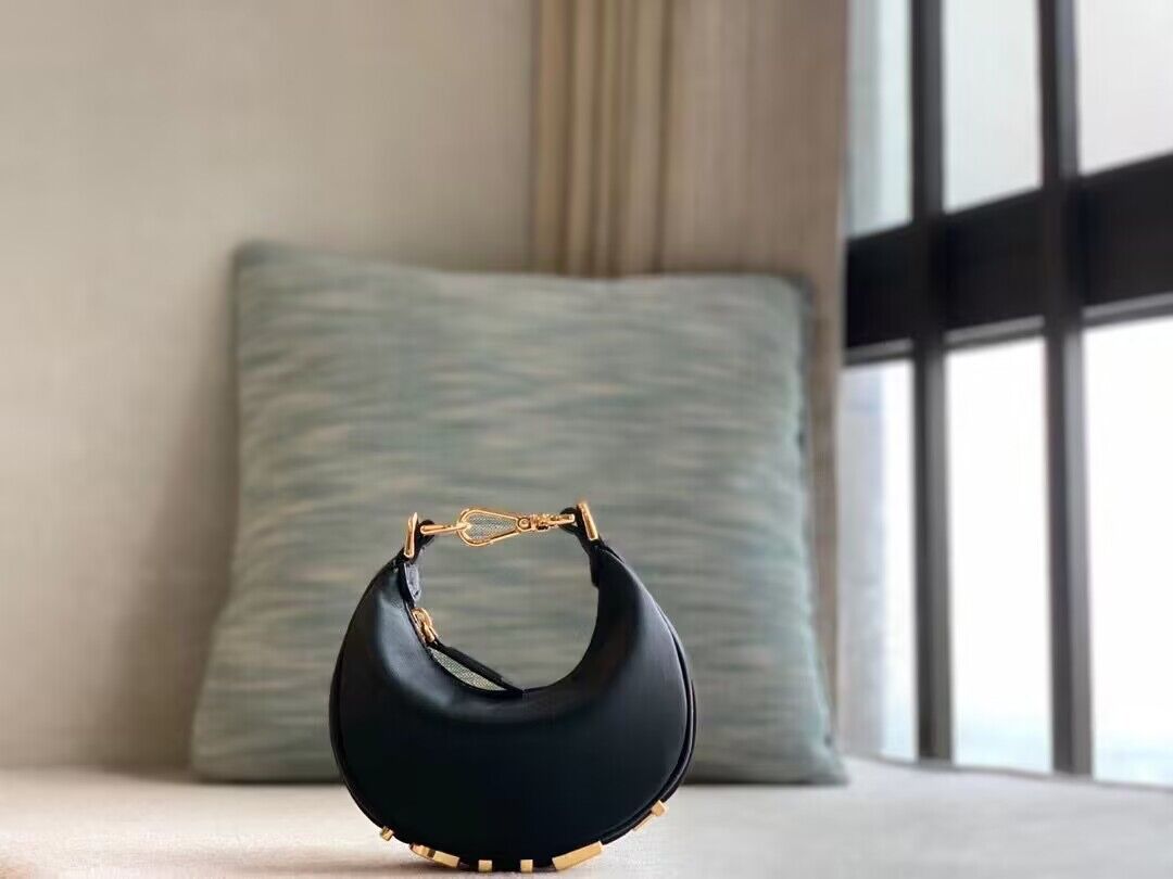 NANO FENDYGRAPHY BLACK LEATHER CHARM