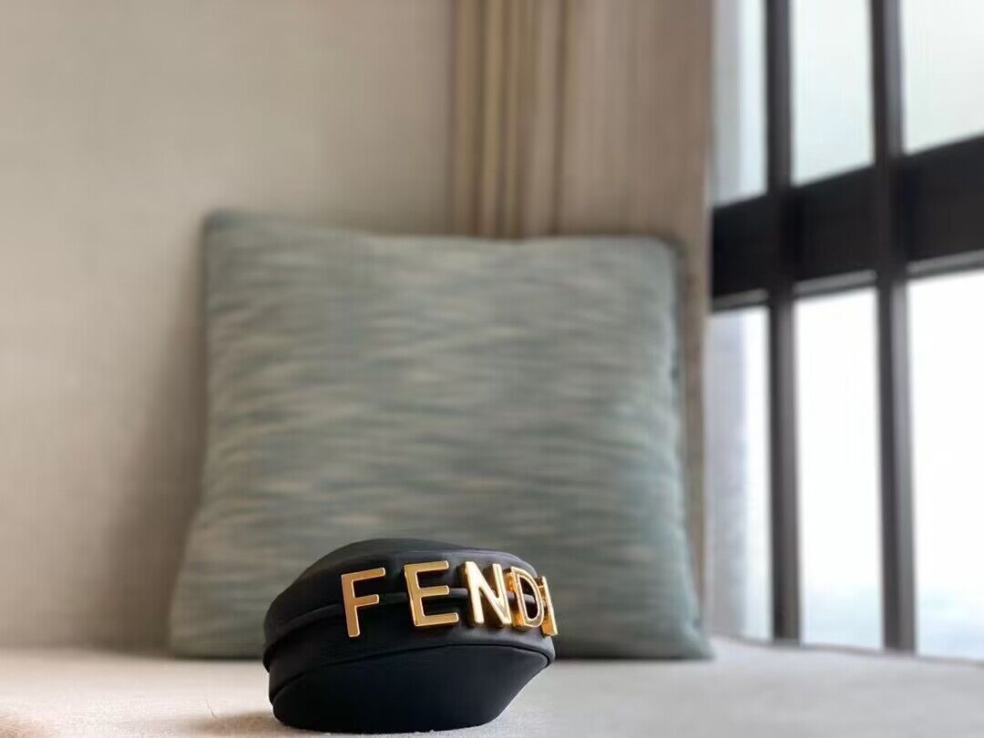 NANO FENDYGRAPHY BLACK LEATHER CHARM