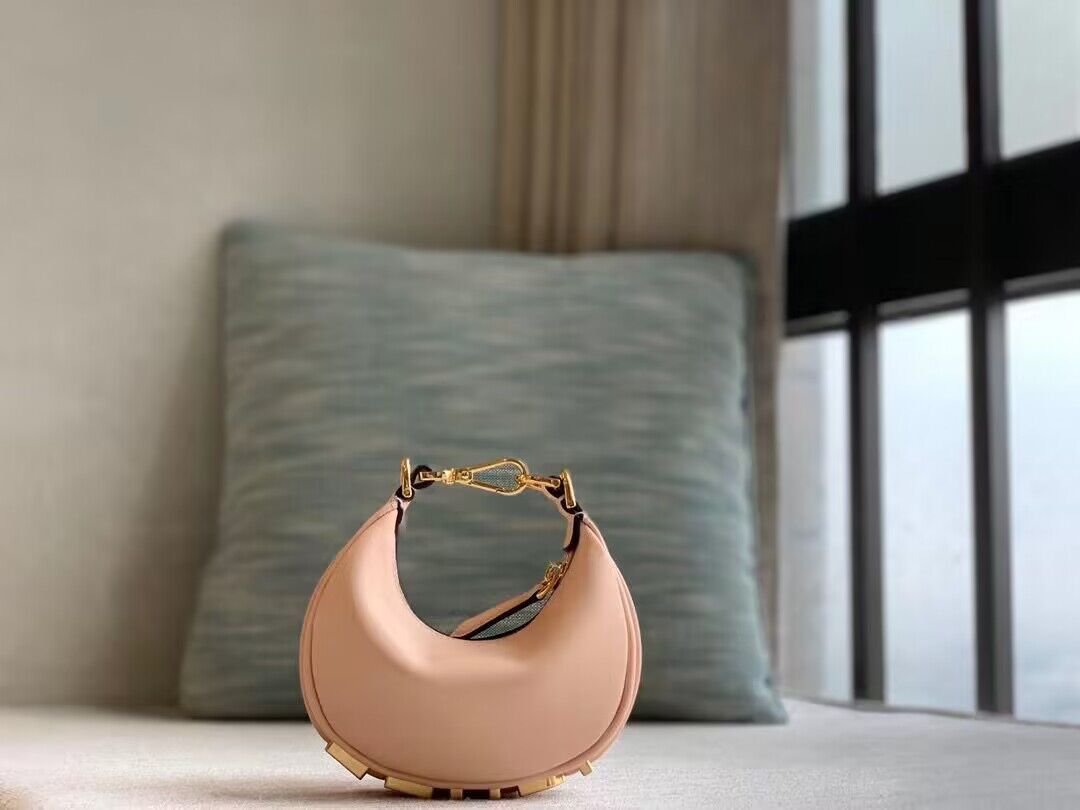 NANO FENDYGRAPHY PINK LEATHER CHARM