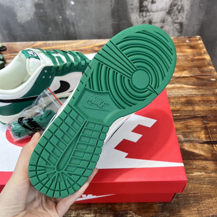 NIKE DUNK LOW SE LOTTERY PACK - NSN022