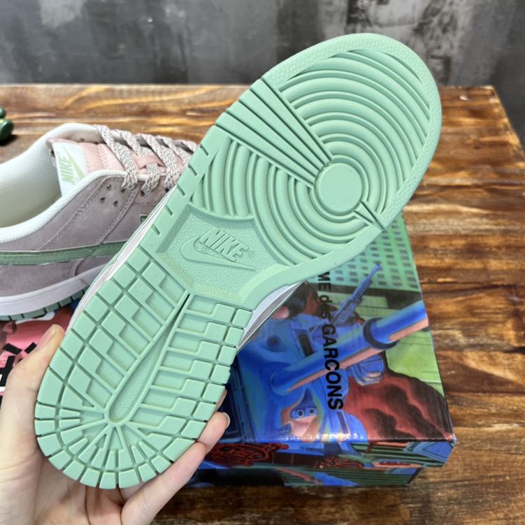 NIKE SB DUNK LOW SNEAKER - NSN015