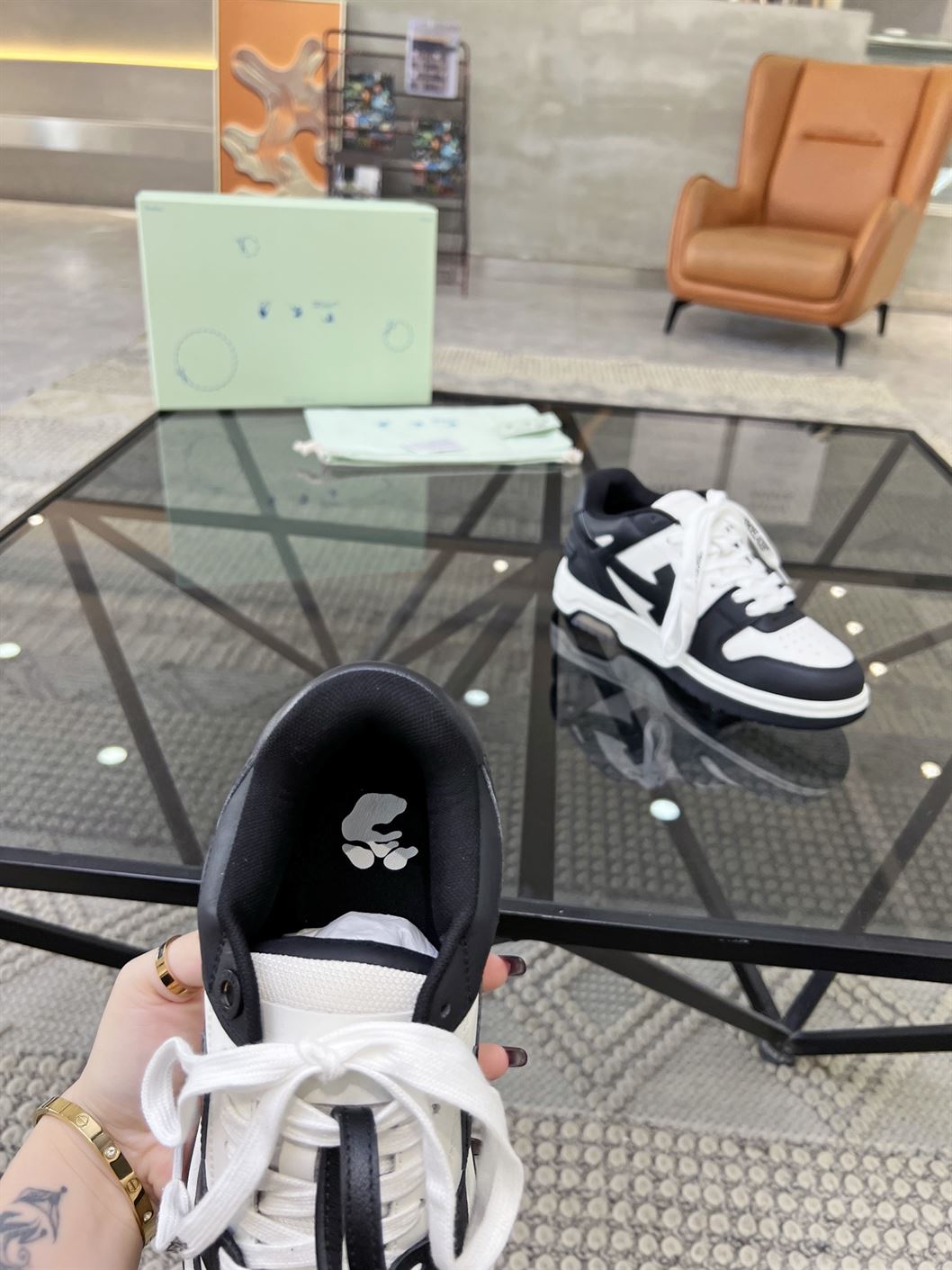 OFF-WHITE OUT OF OFFICE BLACK WHITE SNEAKER - OFW015