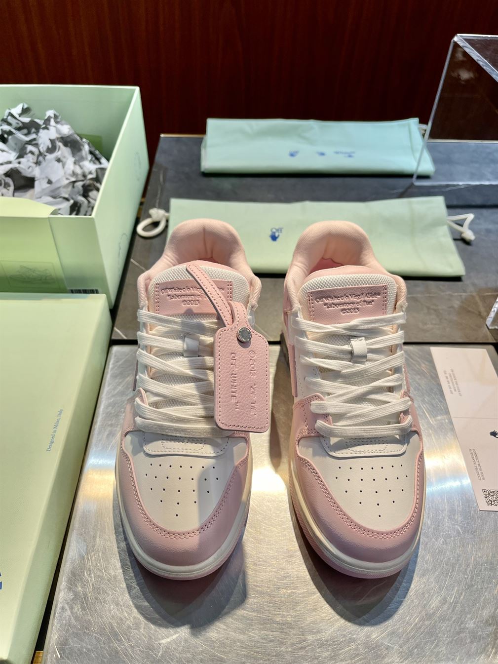 OFF-WHITE OUT OF OFFICE OOO BLACK WHITE PINK - OFW026