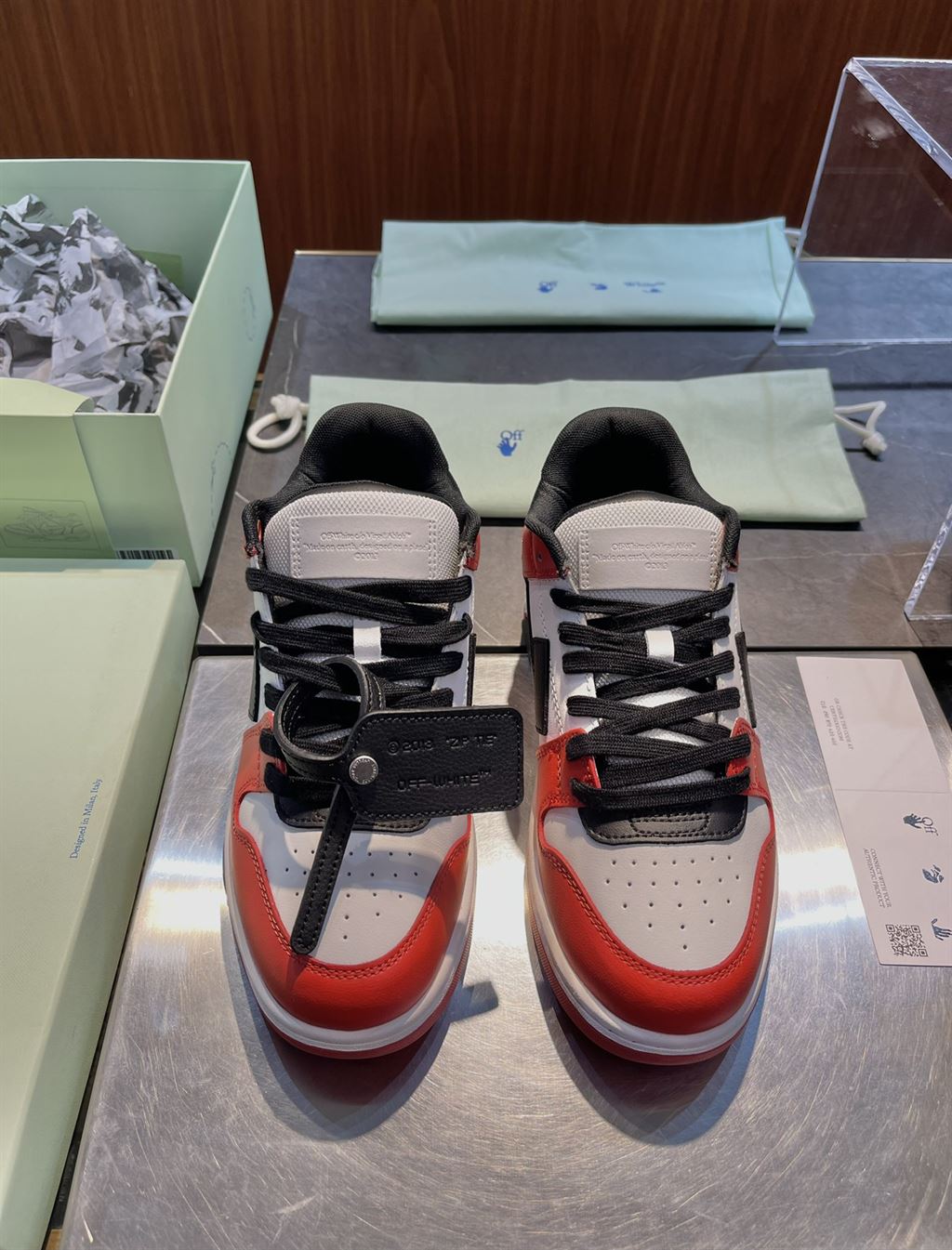 OFF-WHITE OUT OF OFFICE OOO BLACK WHITE RED - OFW025