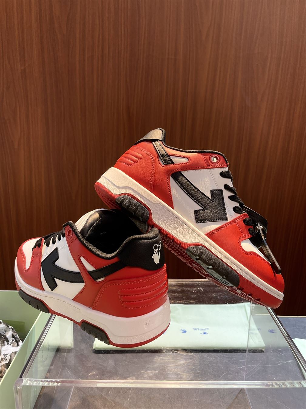 OFF-WHITE OUT OF OFFICE OOO BLACK WHITE RED - OFW025