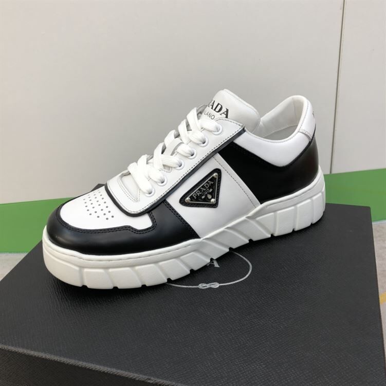 PRADA LEATHER SNEAKERS - PRS016