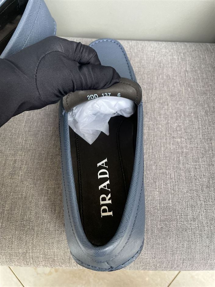 PRADA SAFFIANO LEATHER DRIVER - PRS037