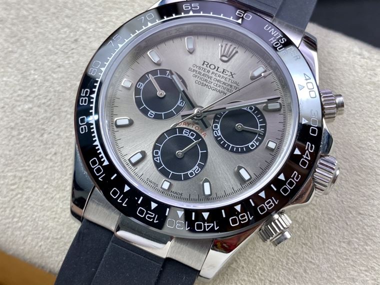 ROLEX OYSTER PERPETUAL SUPERLATIVE CHRONOMETER OFFICIALLY CERTIFIED
