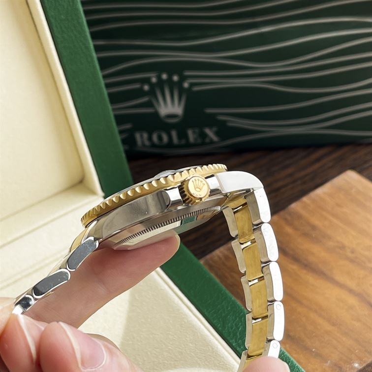 ROLEX SUBMARINER DATE GOLD