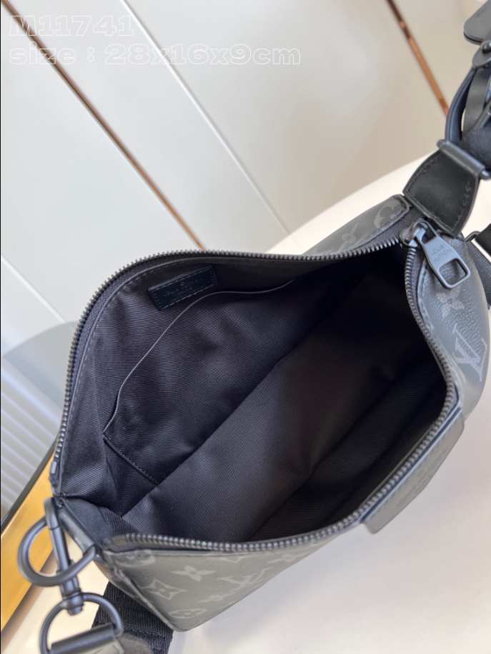 Louis Vuitton Montsouris Wearable Black Wallet