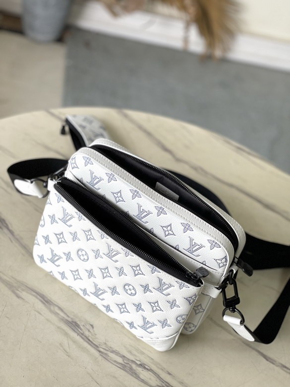 Louis Vuitton Trio Messenger White Bag