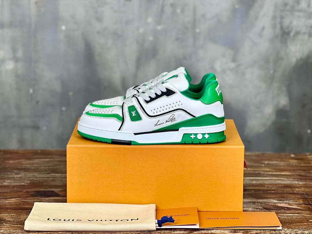 Louis Vuitton Trainer White Green Low Sneaker - LVS204