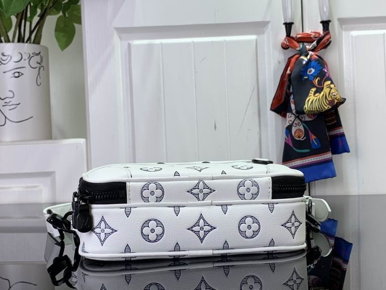 Louis Vuitton Alpha Wearable Wallet White Bag