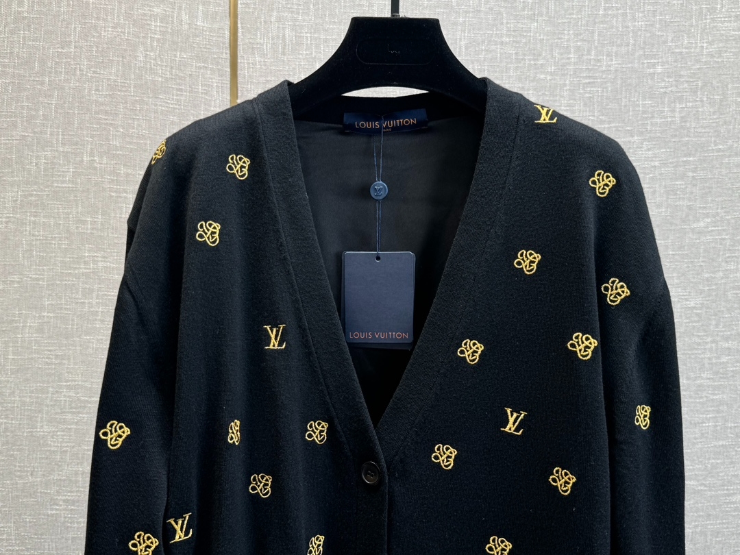 Louis Vuitton 'LV' Black Coat - LVC048
