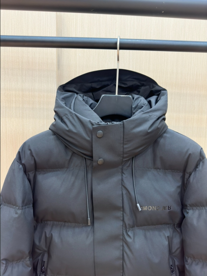 MONCLER Puff Black Hooded Coat - MC142