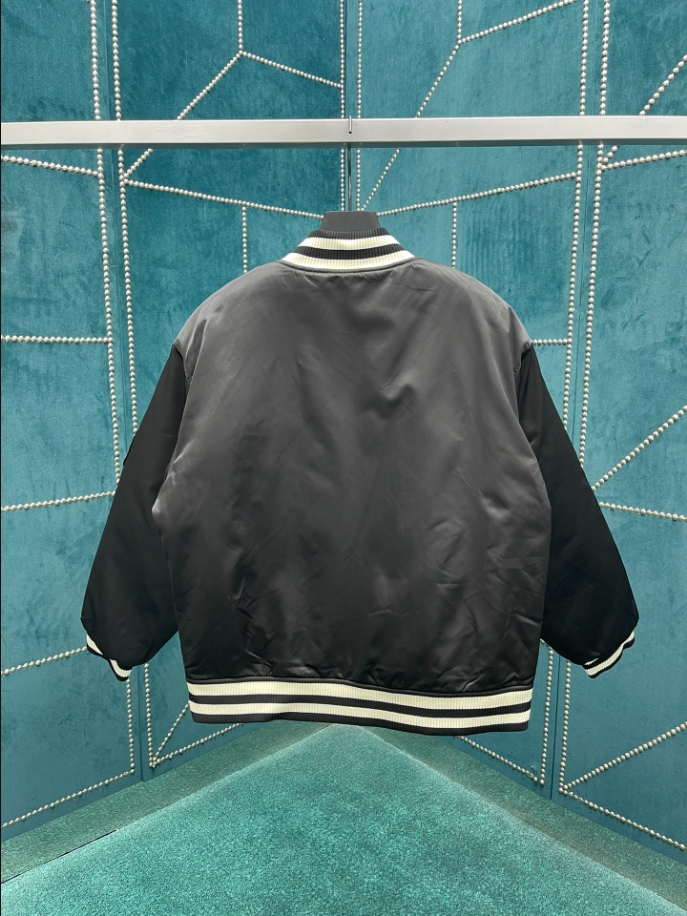 LOUIS VUITTON 'LV LOVERS' BLACK COAT - LVC042