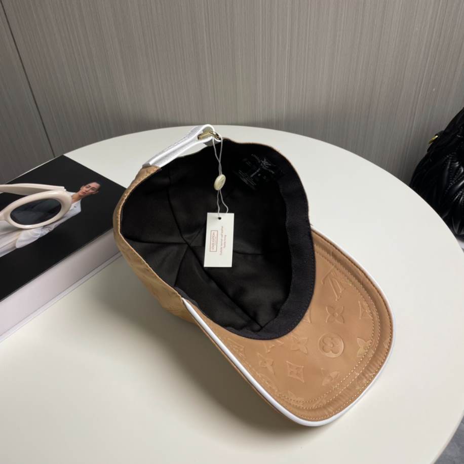 Louis Vuitton Baseball Beige Logo LV Hats - LVC008
