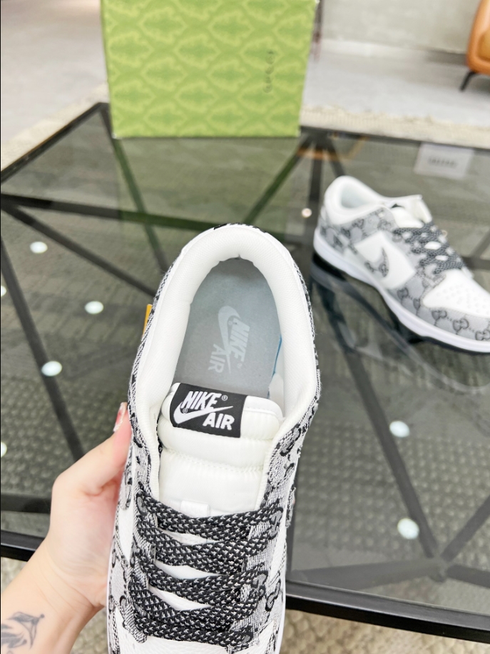 Gucci White Black Sneaker - GCC159