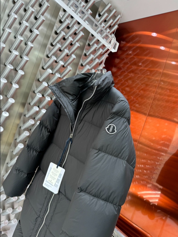 MONCLER Owens Cyclopic Puffer Black Coat - MC144