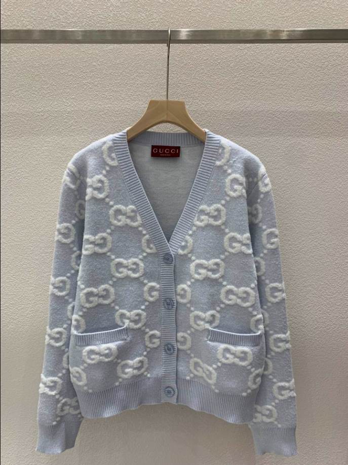 GUCCI Stitch Blue V-neck Knitwear - GCK057