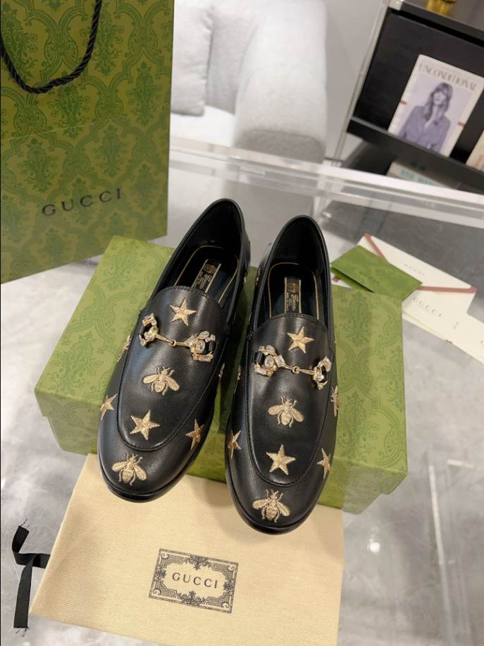 Gucci Jordaan Black Bee & Star Embroidered Leather Loafer - GL077