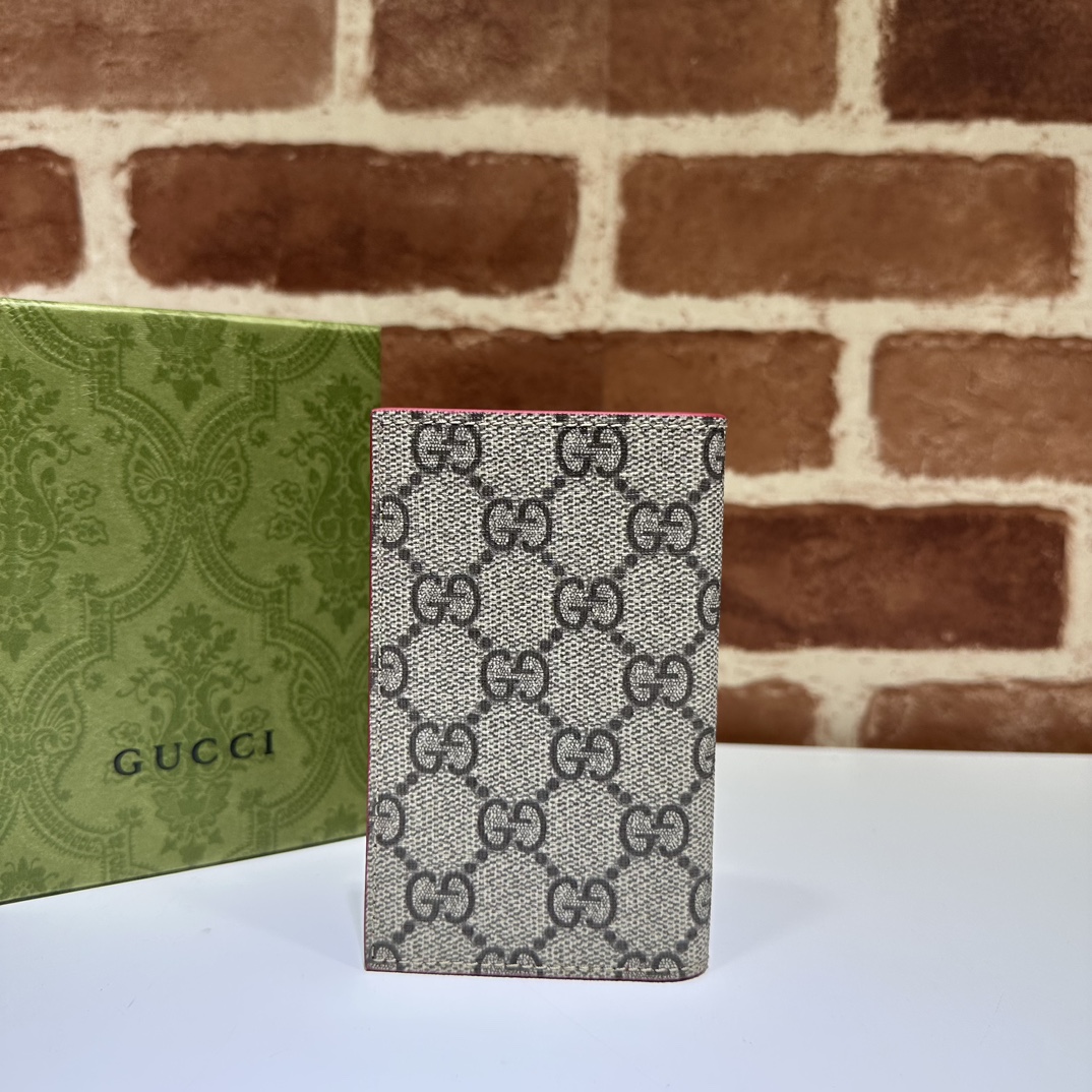 GUCCI ROSSO ANCORA RED INTERIOR PASSPORT CASE- WLG038 GUCCI ROSSO ANCORA RED INTERIOR PASSPORT CASE