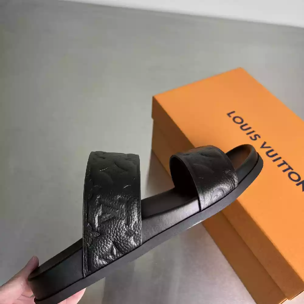VUITTON SLIPPERS CLEARANCE - LVSD066 VUITTON SLIPPERS CLEARANCE