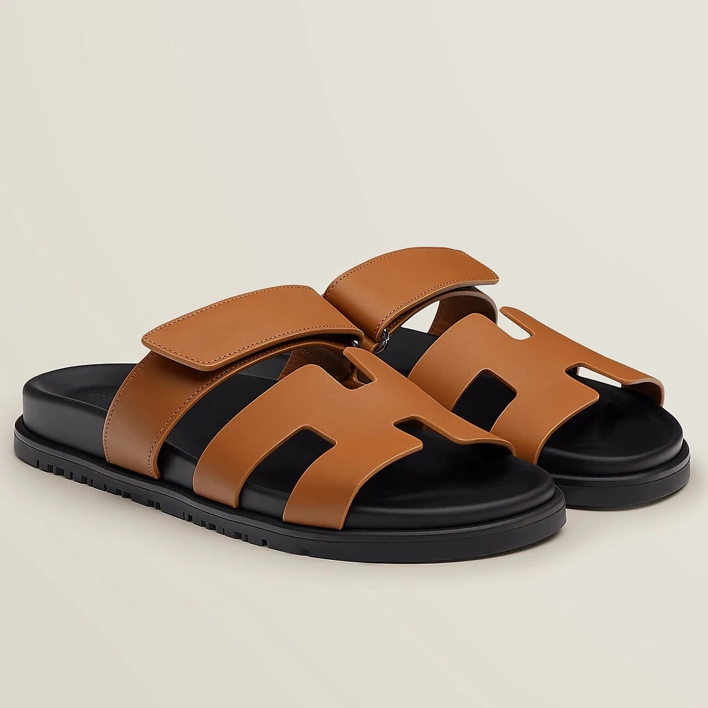 HERMES MEN'S CHYPRE SANDALS IN BROWN CALFSKIN - HMSD006