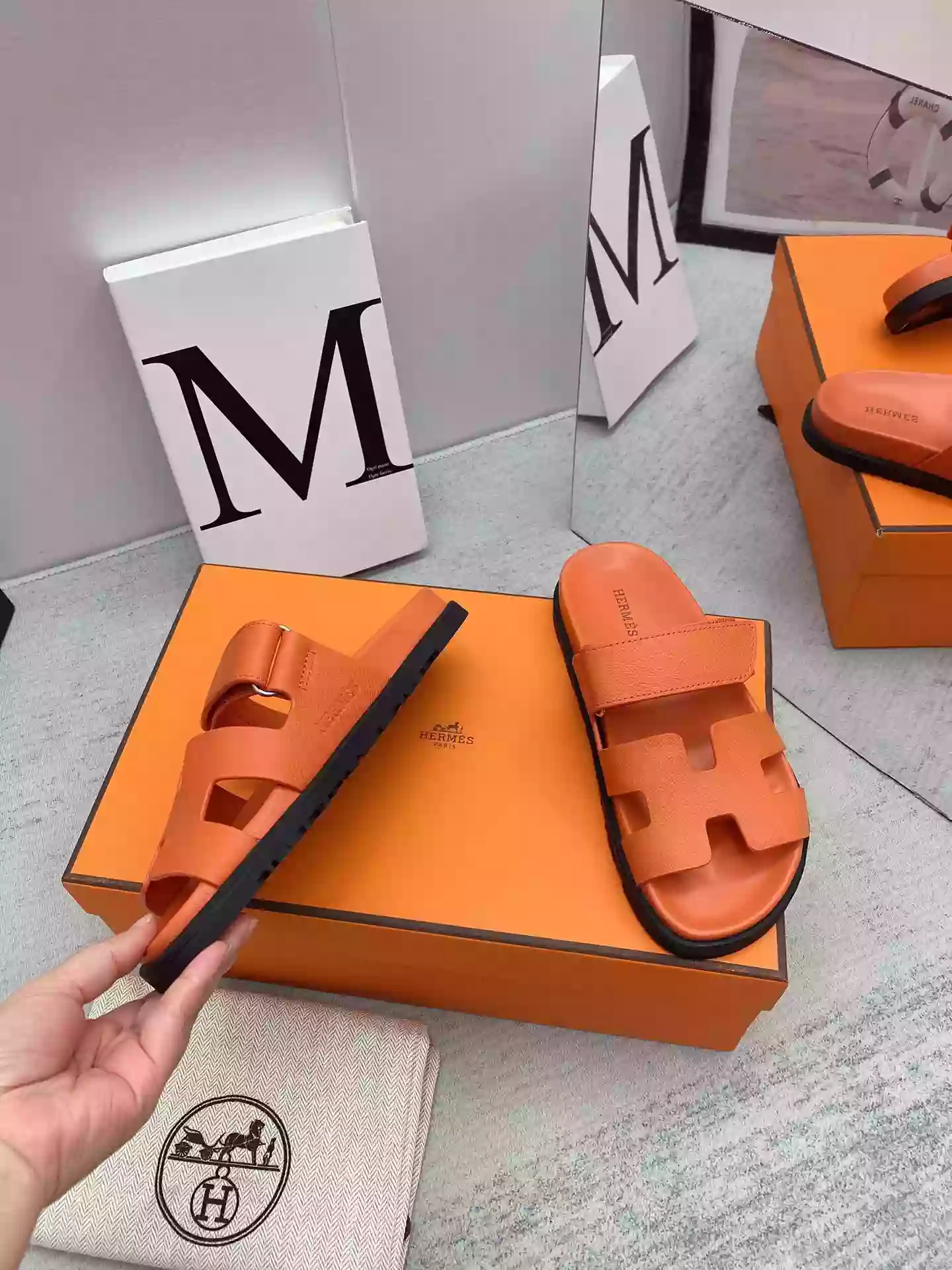 HERMES MEN'S CHYPRE SANDALS IN ORANGE EPSOM CALFSKI - HMSD001