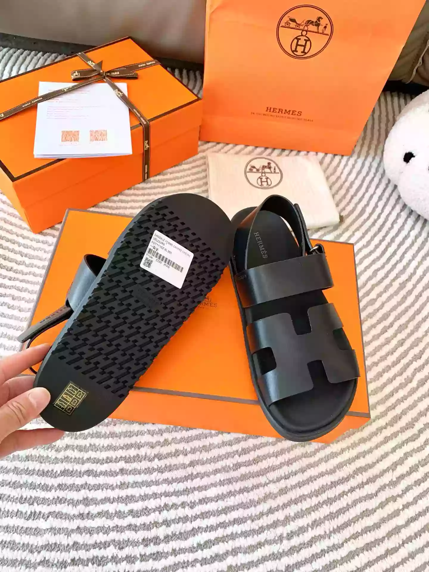 HERMES MEN'S GENIUS SANDALS IN BLACK CALFSKIN - HMSD003