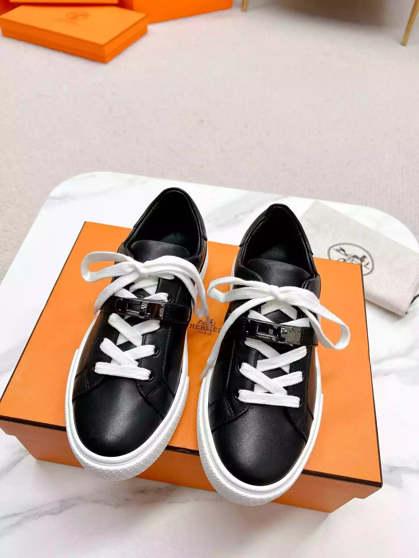 Hermès Sneakers