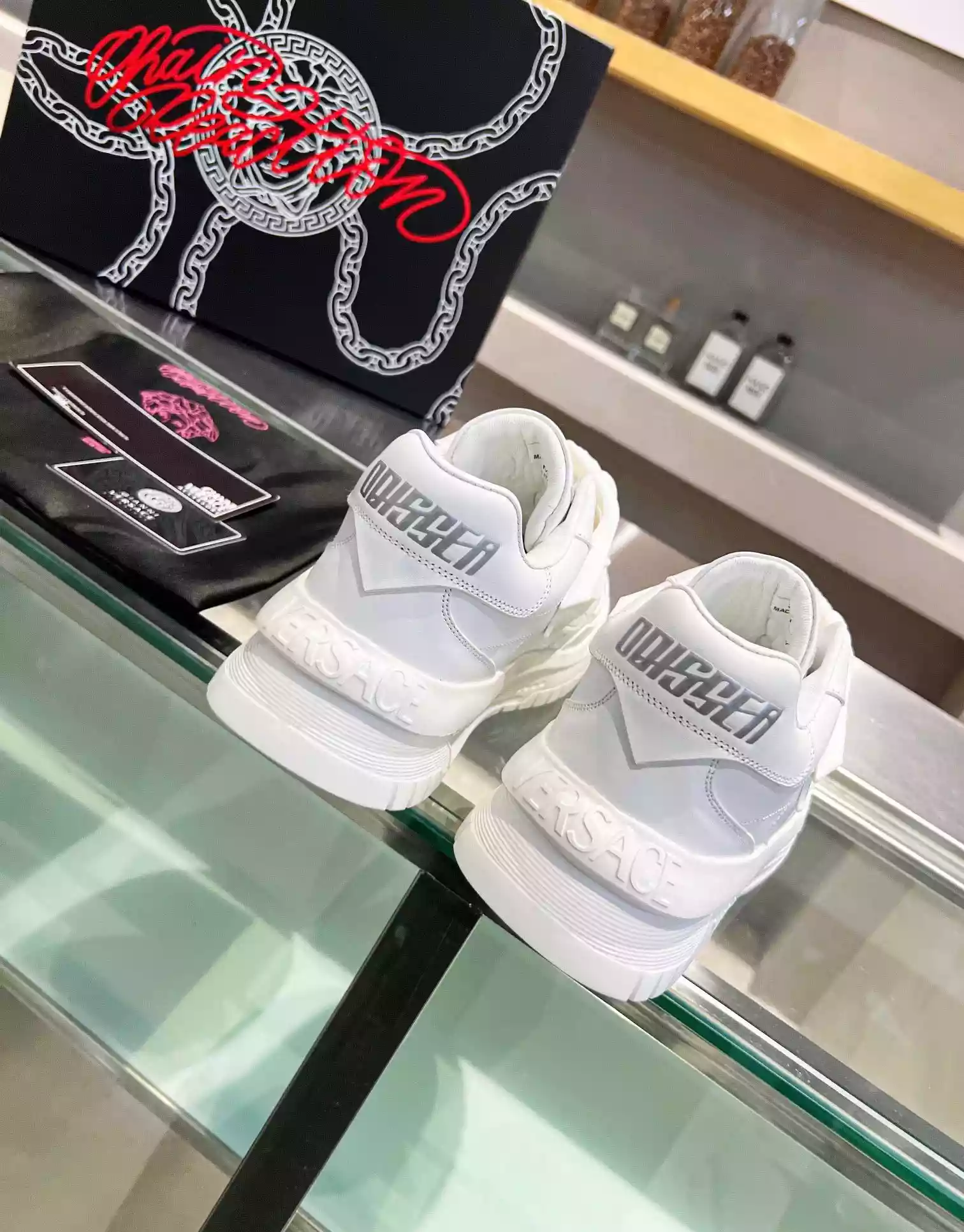 VERSACE WOMEN'S ODISSEA SNEAKERS IN WHITE LEATHER - VSS020