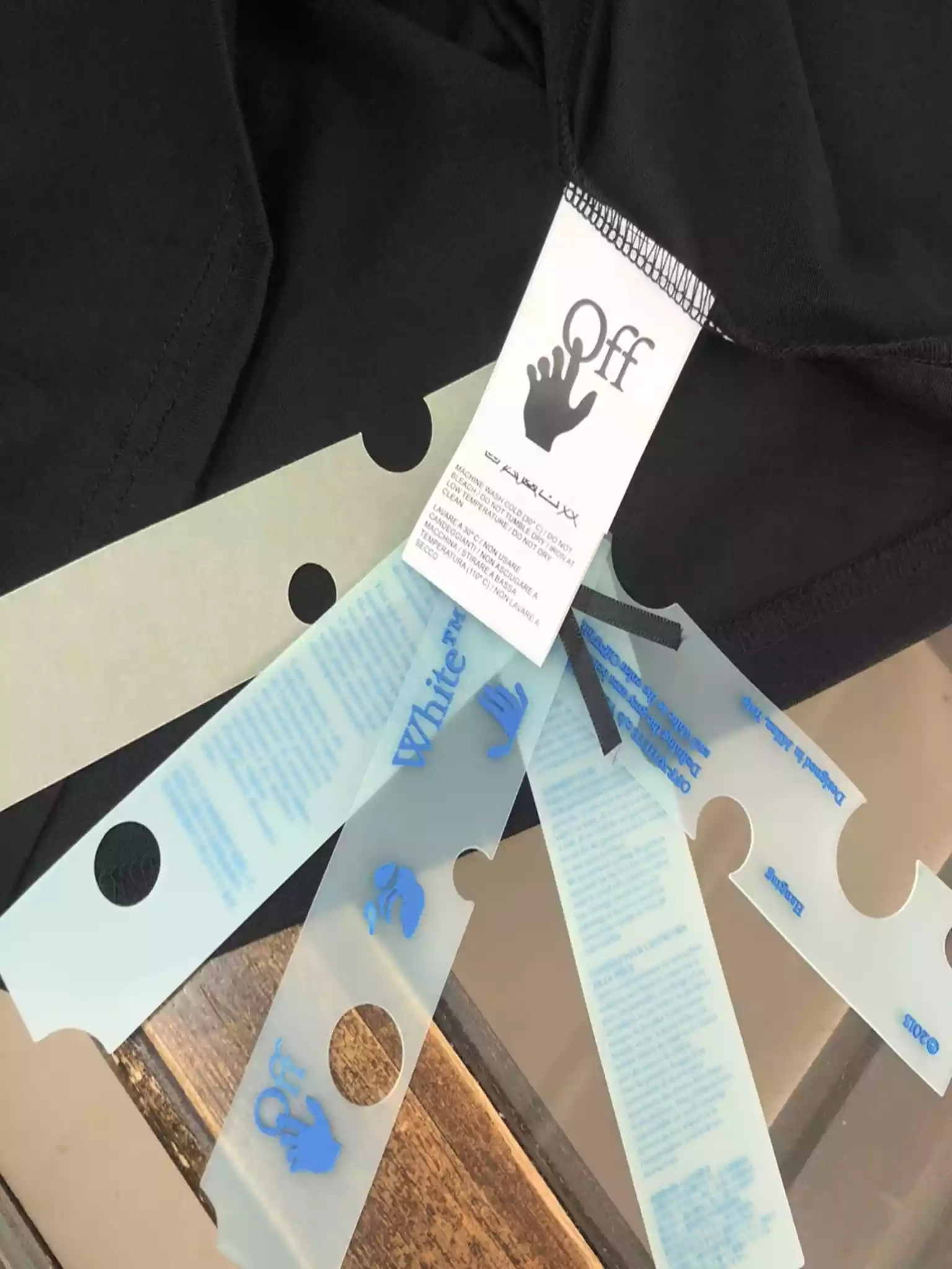 Off-White Scan Arrow T-shirt | Black - OWS039 Off-White Scan Arrow T-shirt | Black