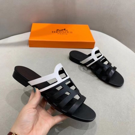 HERMES CAMELIA SLIDE SANDALS IN BLACK/WHITE CALFSKIN - HMSD140