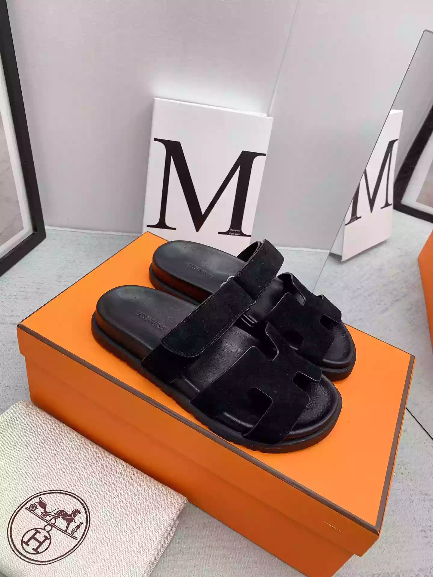 HERMES MEN'S CHYPRE SANDALS IN BLACK SUEDE CALFSKIN - HMSD011