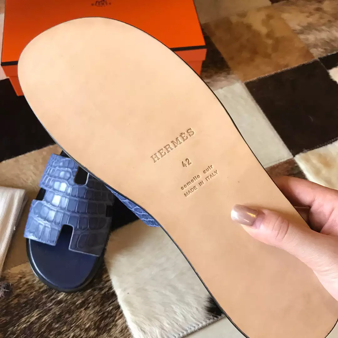 HERMES MEN'S IZMIR SANDALS IN BLUE MATTE NILOTICUS CROCODILE LEATHER - HMSD035